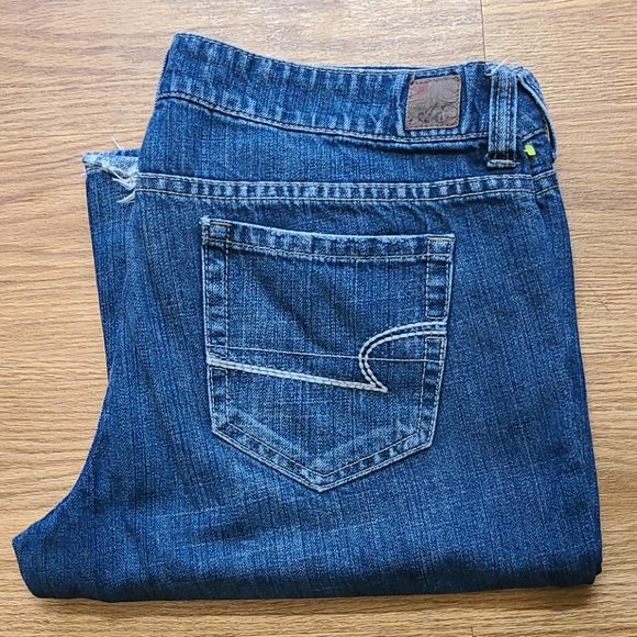 size 12 american eagle jeans in inches
